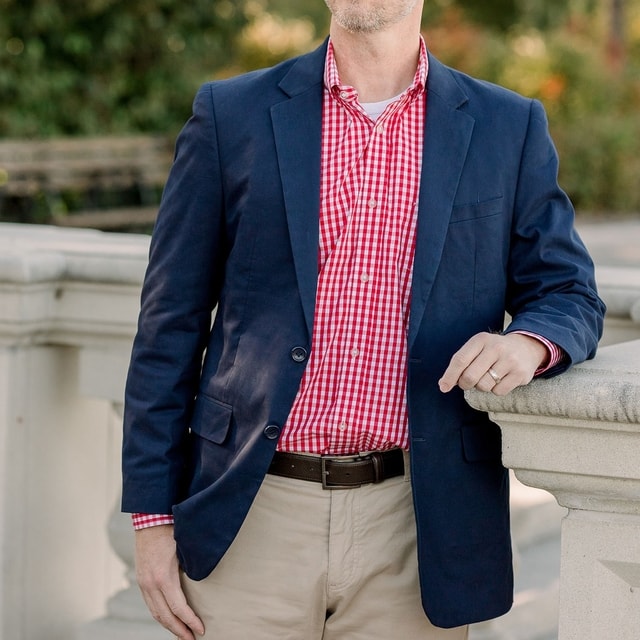 Biar 2021 lo keliatan beda, coba deretan outfit ini, bro!